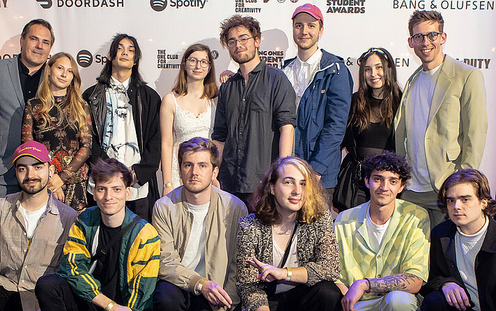 Josef Schinwald (hinten links), Fachbereichsleiter für Computeranimation an der FH Salzburg, hat die siegreichen Studierenden zur Preisverleihung des Young Ones Award in New York begleitet.