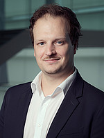 Porträt von: FH-Prof. Mag. Dr. Zniva Robert
