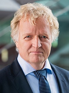 Porträt von: FH-Prof. Dipl-Volksw. Dipl-Soz.oec. Dr. Steiner Roald
