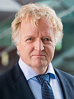 Porträt von: FH-Prof. Dipl-Volksw. Dipl-Soz.oec. Dr. Steiner Roald