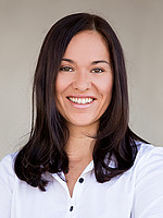 Portrait of: Mag. Mag. (FH) Dr. Rossmann Katrin