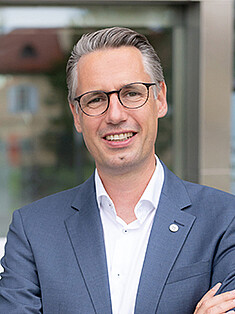 Porträt von: FH-Prof. Priv.-Doz. DI Mag. Dr. Engel Dominik