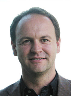 Porträt von: FH-Prof. Mag. Dr. Pausch Markus