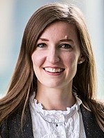 Porträt von: FH-Prof. Neuhofer Barbara, BA, MA, PhD
