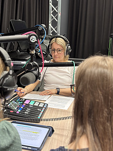 Aufnahme der neuen Folge des Podcast "Health Talk": Impfverhalten im Wandel?