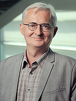 Porträt von: FH-Prof. MMag. DDr. Rauchenschwandtner Hermann