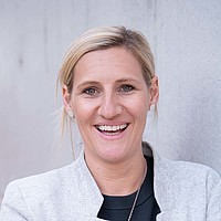 Porträtfoto Studiengangsleiterin Ergotherapie, Katharina Radak-Scherer