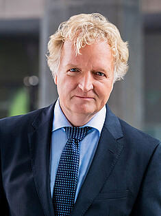Porträt von: FH-Prof. Dipl.-Volksw. Dipl.-Soz.oec. Dr. Steiner Roald