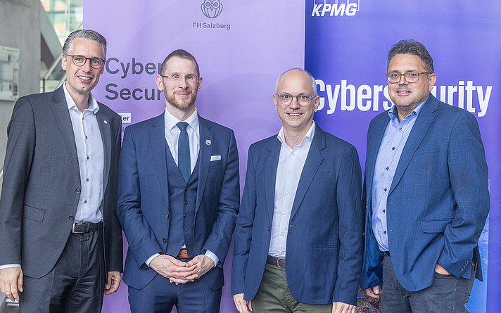 Gruppenbild bei der Cyber Security Studienpräsentation an der FH Salzburg