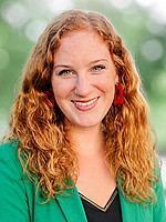 Porträt von: FH-Prof. Dr. Meindl Alina
