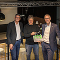 Hilmar Linder, Departmentleiter Creative Technologies, Till Fuhrmeister, Studiengangsleiter MultiMediaArt und FH-Rektor Dominik Engel eröffneten die neue Filmproduktionshalle der FH Salzburg.