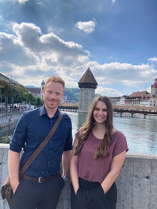 Julia Riepl (Junior Lecturer Betriebswirtschaft) und Andreas Ebner (Masterabsolvent) präsentierten bei der CARF Konferenz in Luzern.