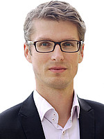 Porträt von: FH-Prof. Dr. Schüll Elmar, MA